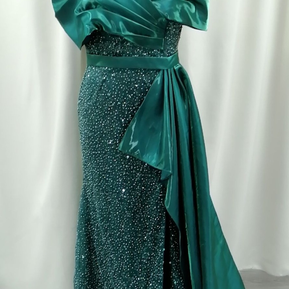 Green Asymmetrical Sequin Gown for Weddings
